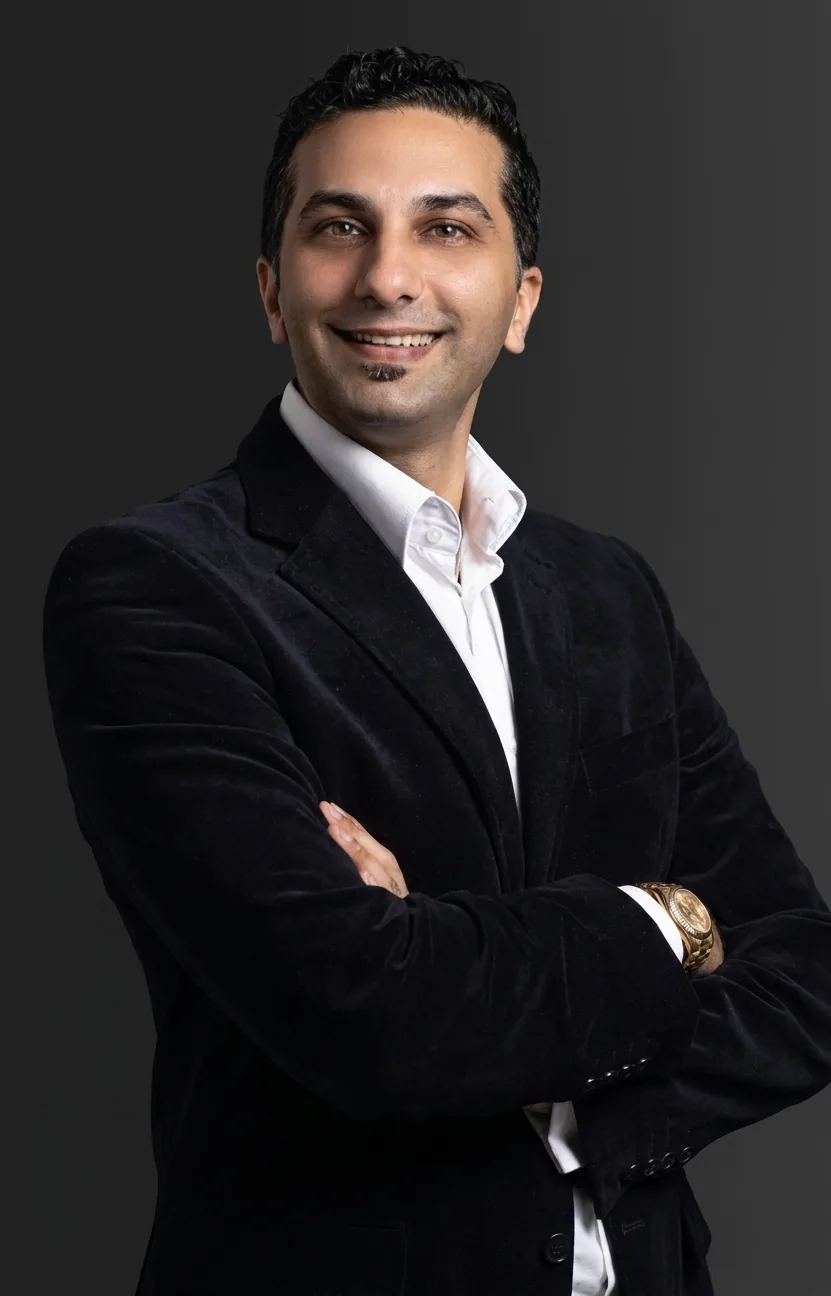 Dr. Zeshaan Maan, Director Médico